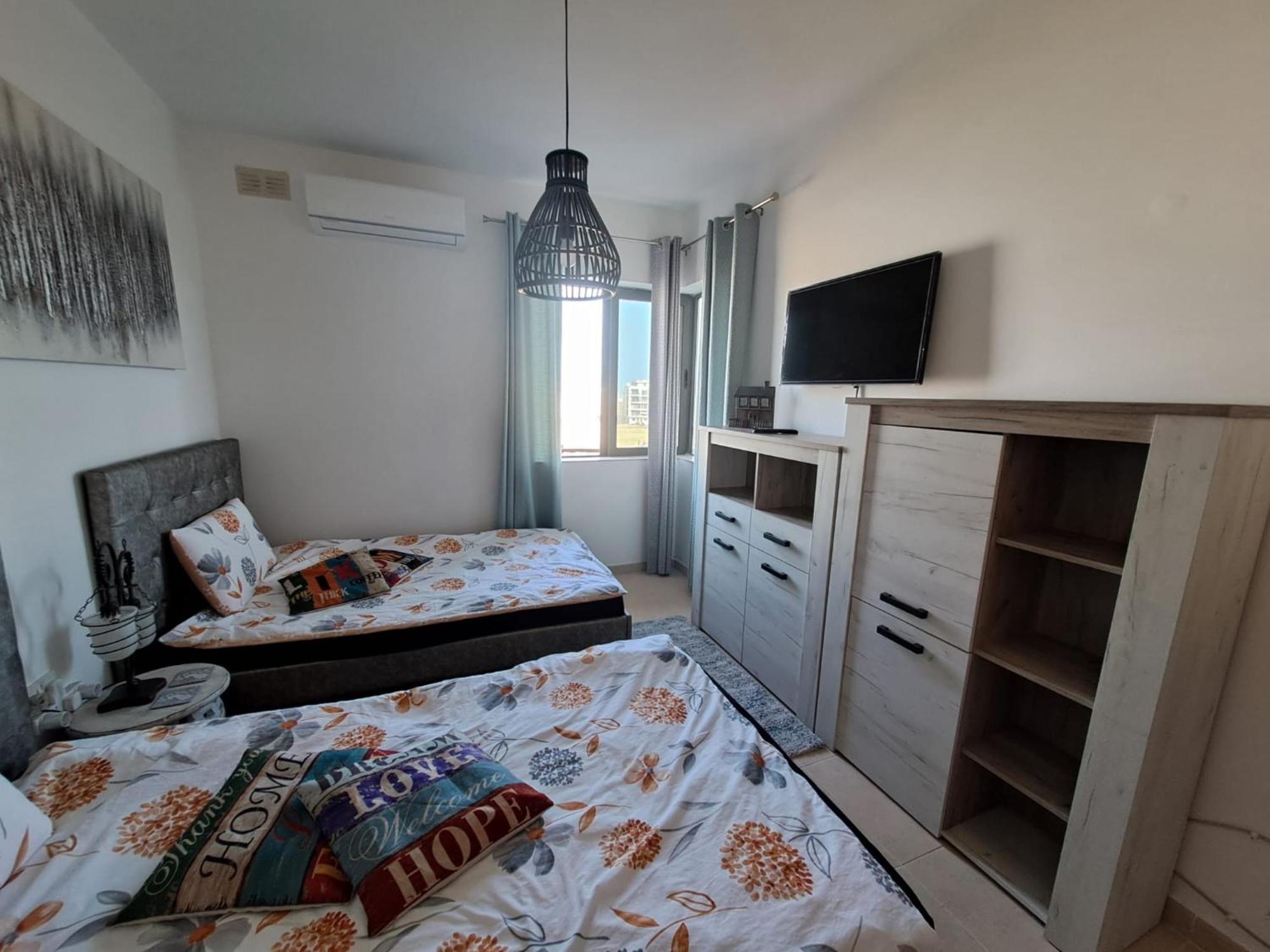 Sunshine Court Budget St. Paul's Bay Buitenkant foto